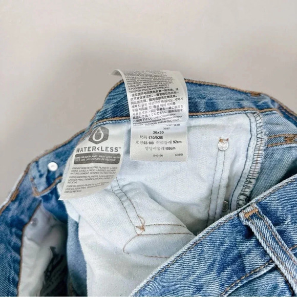 Levis Mens Size 36x30  Light Wash Slim Straight Jeans - Picture 12 of 16